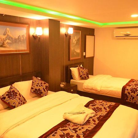 Hotel Holiday Inn Катманду Экстерьер фото