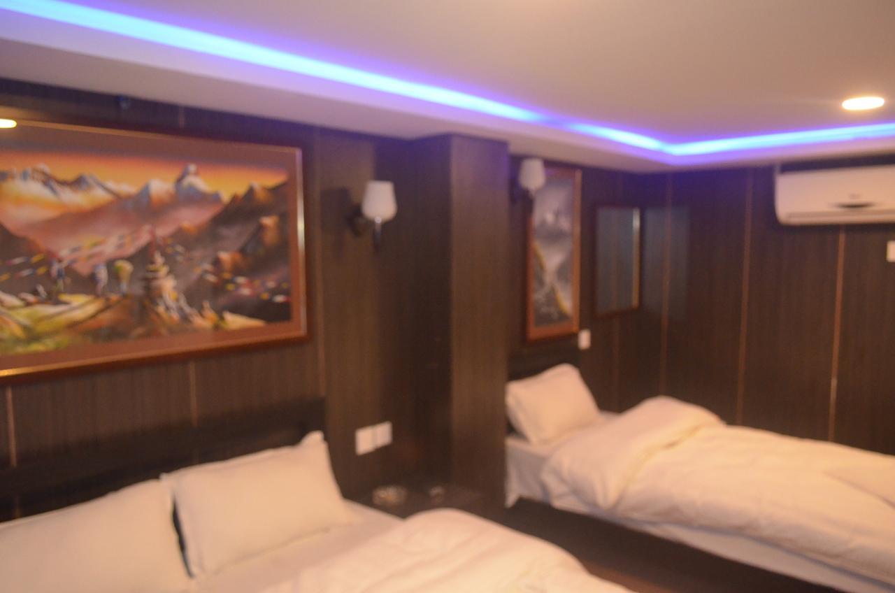Hotel Holiday Inn Катманду Экстерьер фото