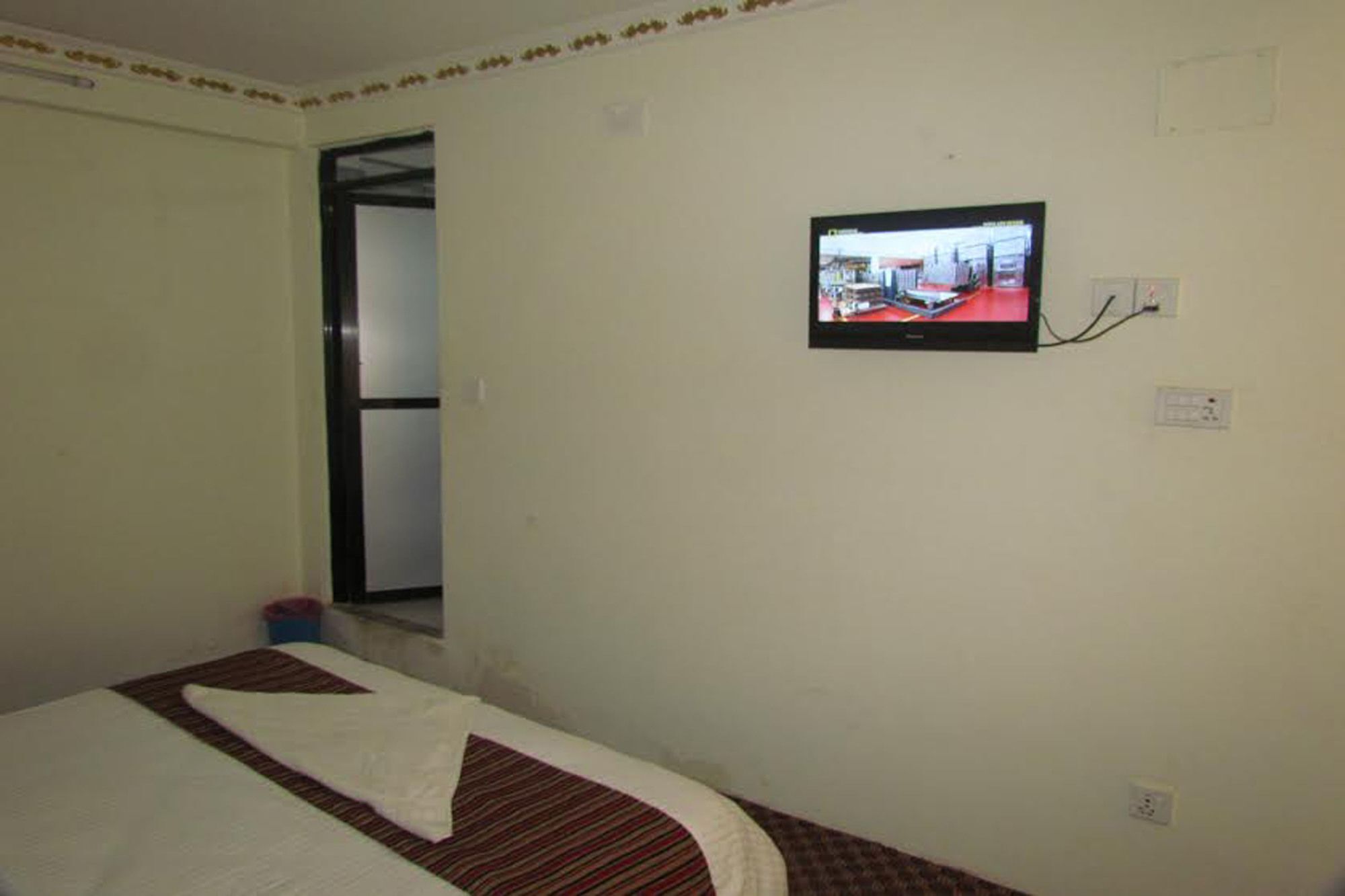 Hotel Holiday Inn Катманду Экстерьер фото