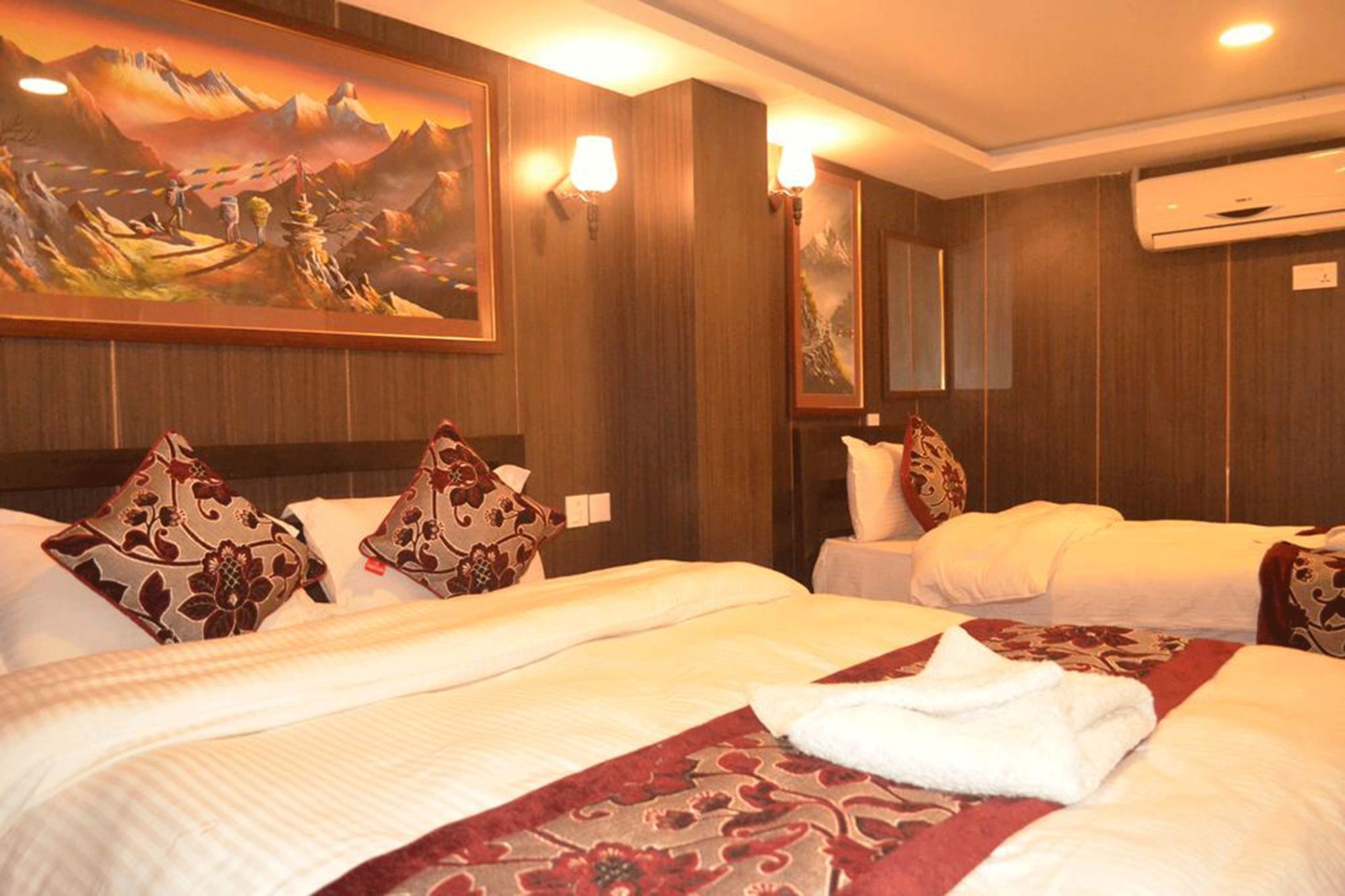 Hotel Holiday Inn Катманду Экстерьер фото